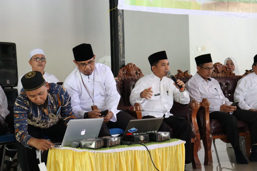 Seminar Ilmiah “Cerdas Dalam Menggunakan Media