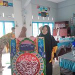 Putri Azizah dari UKM Hadits UIN Syahada Meraih Juara 1 dalam Seni Kaligrafi Alquran pada MTQ ke XXIII di Tingkat Kecamatan kota Padangsidimpuan