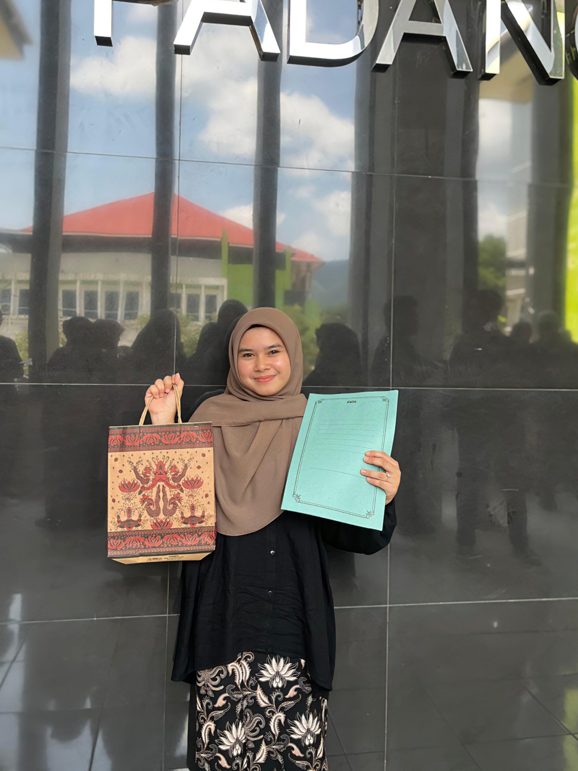 Khoirun Nisa Harahap Mahasiswa MD Raih Juara Harapan 3 Storytelling Bahasa Inggris Pekan Bahasa UIN Syahada Padangsidimpuan